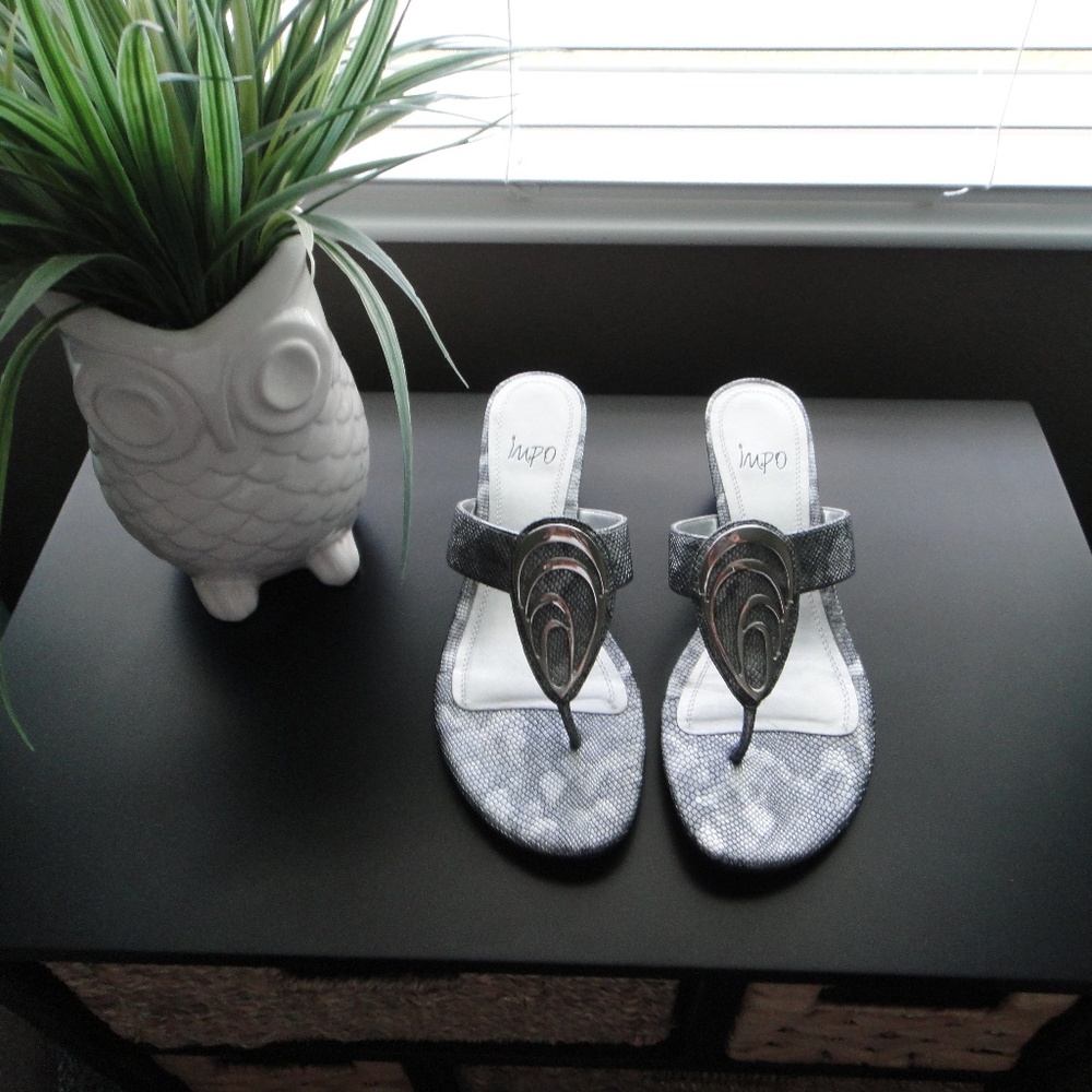 IMPO Ladies Sandlas Size 9 1/2